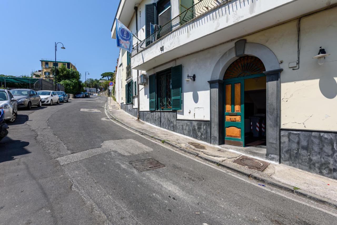 Riva Fiorita Naples